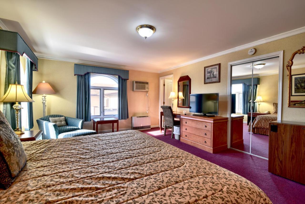 Roosevelt Inn & Suites Saratoga Springs Ballston Spa Room photo